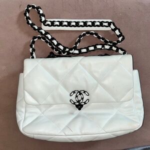 Chanel Chanel Medium 19 Flap Bag - White /Black Hardware